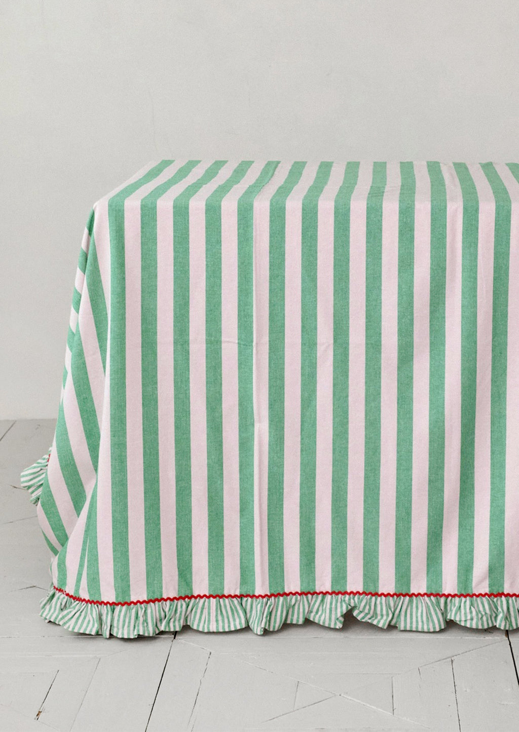 Ric Rac Ruffle Tablecloth